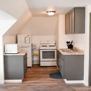 Apartment Unwind In A Bright Comfortable For 3, Pittsburgh